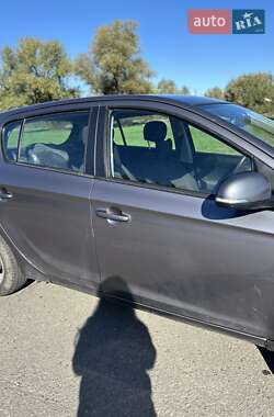 Хэтчбек Hyundai i20 2010 в 