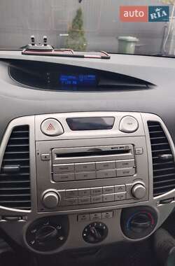 Хэтчбек Hyundai i20 2011 в 