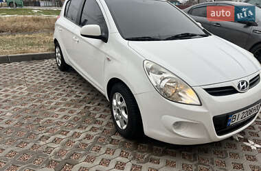 Хэтчбек Hyundai i20 2011 в Полтаве