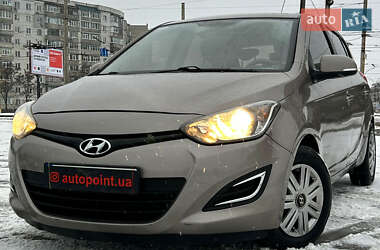 Хетчбек Hyundai i20 2012 в Сумах