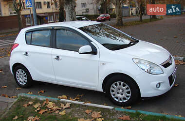 Хэтчбек Hyundai i20 2008 в Одессе