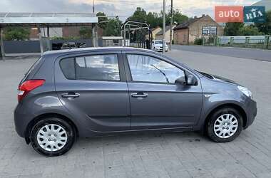 Хэтчбек Hyundai i20 2011 в Перечине