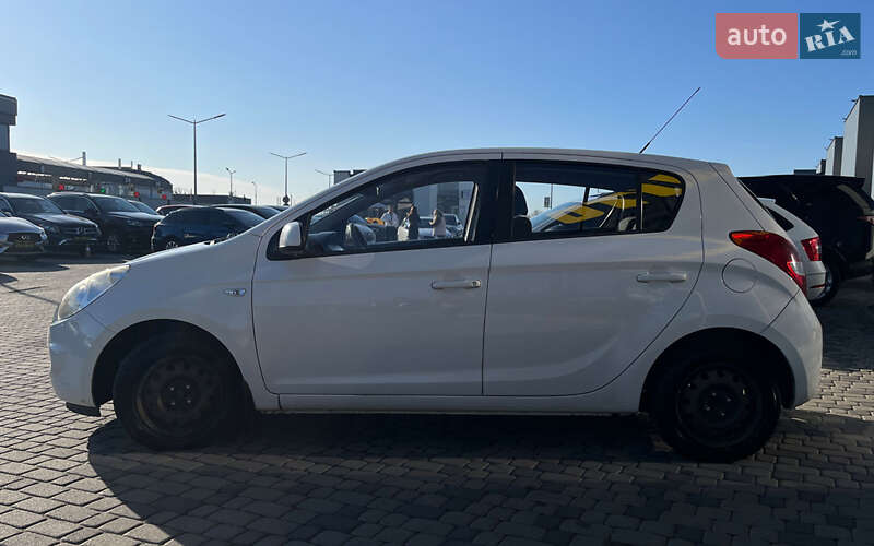 Хэтчбек Hyundai i20 2012 в Мукачево фото 4 Хэтчбек Hyundai i20 2012 в Мукачево