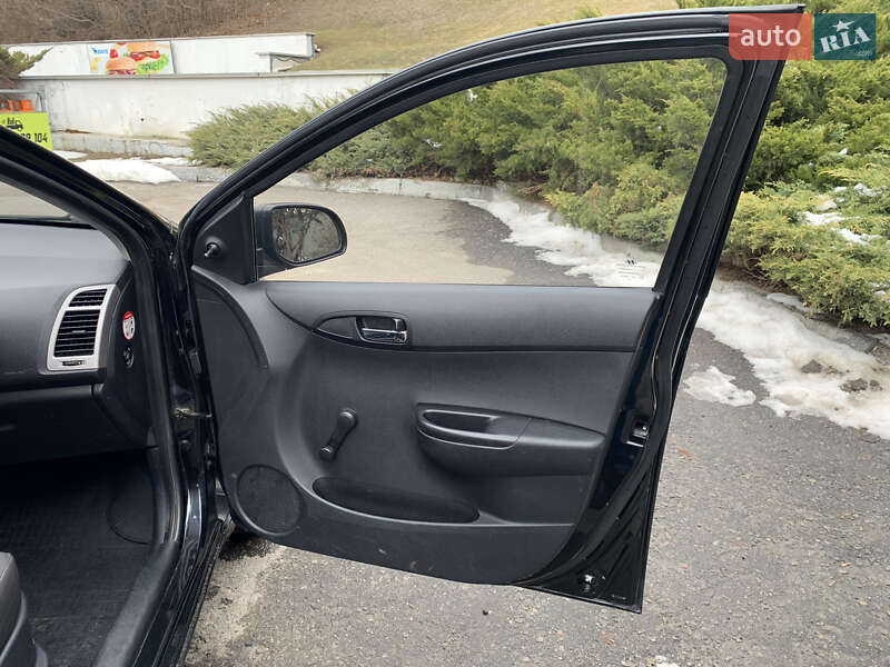 Хэтчбек Hyundai i20 2009 в Полтаве