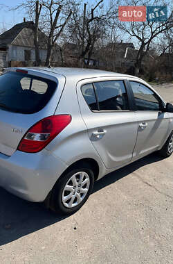 Хэтчбек Hyundai i20 2012 в Черкассах