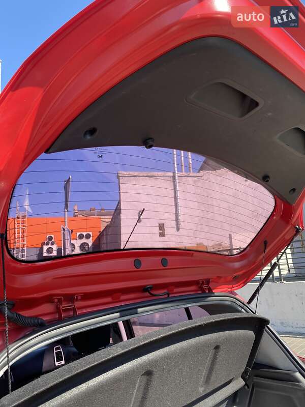 Хетчбек Hyundai i20 2011 в Одесі