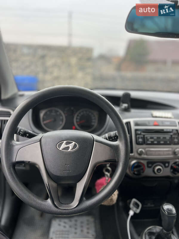 Хэтчбек Hyundai i20 2013 в Ивано-Франковске фото 12 Хэтчбек Hyundai i20 2013 в Ивано-Франковске