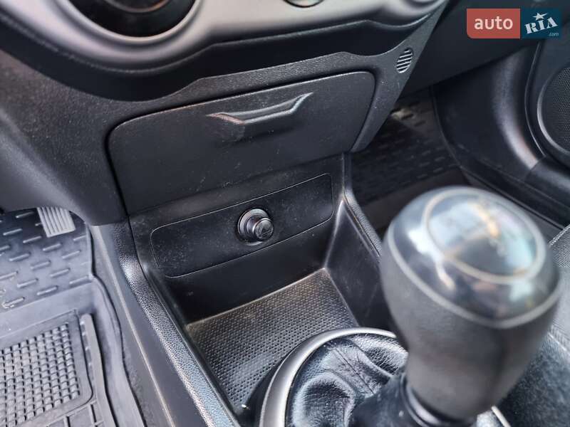 Хетчбек Hyundai i20 2014 в Хмельницькому