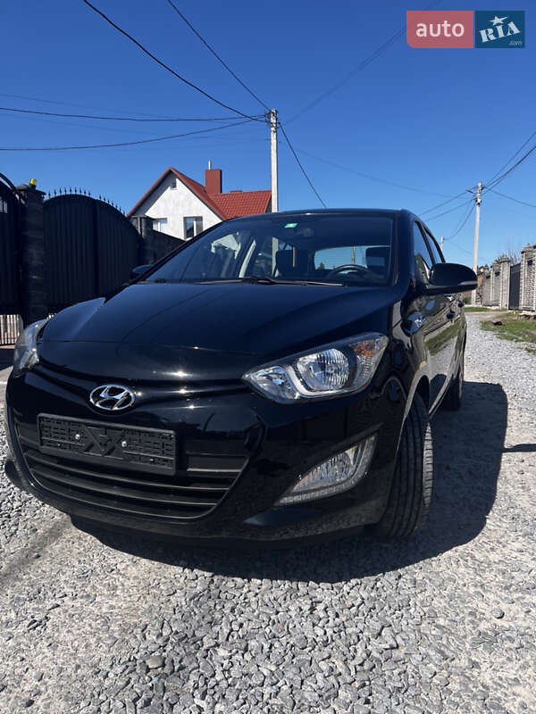Хетчбек Hyundai i20 2013 в 