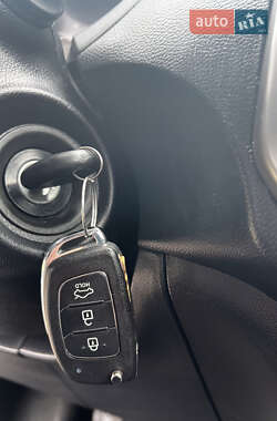 Хетчбек Hyundai i20 2013 в 