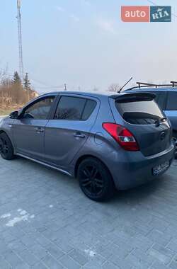 Хэтчбек Hyundai i20 2011 в 
