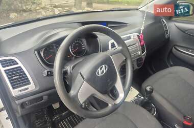 Хэтчбек Hyundai i20 2011 в 