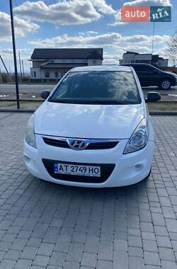 Хэтчбек Hyundai i20 2011 в 