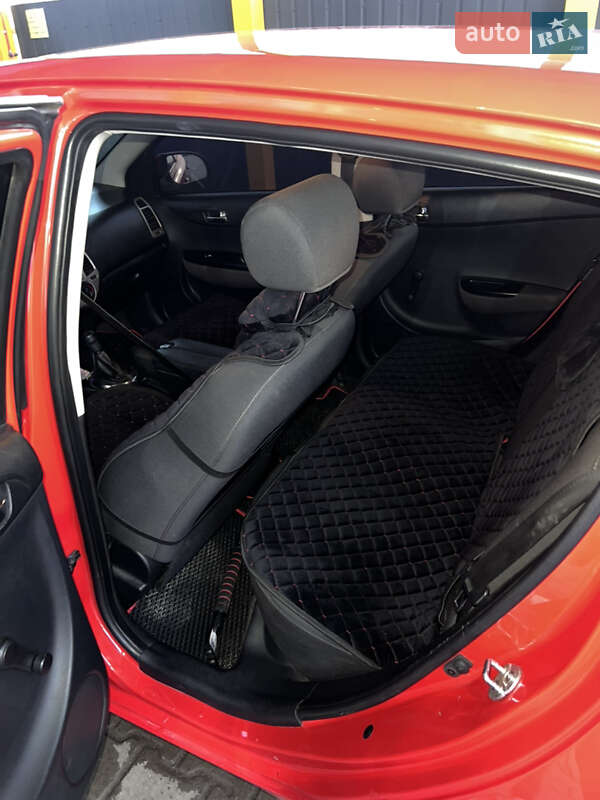 Хетчбек Hyundai i20 2011 в Хмельницькому