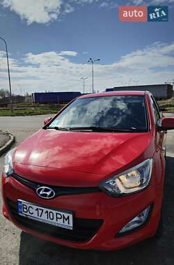Хэтчбек Hyundai i20 2012 в 