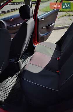 Хэтчбек Hyundai i20 2012 в 
