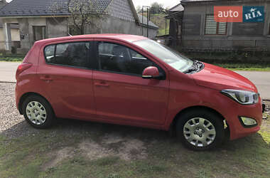 Хэтчбек Hyundai i20 2012 в 