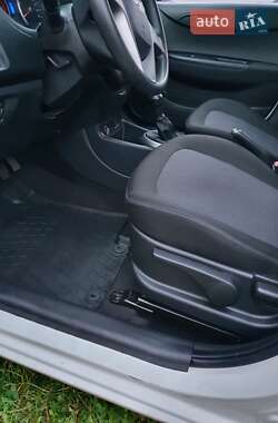 Хэтчбек Hyundai i20 2014 в 