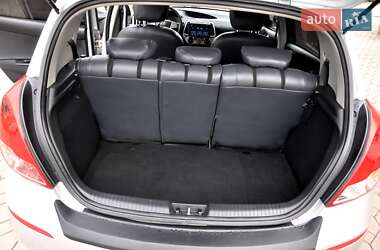 Хэтчбек Hyundai i20 2013 в 