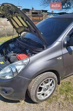 Хэтчбек Hyundai i20 2012 в 