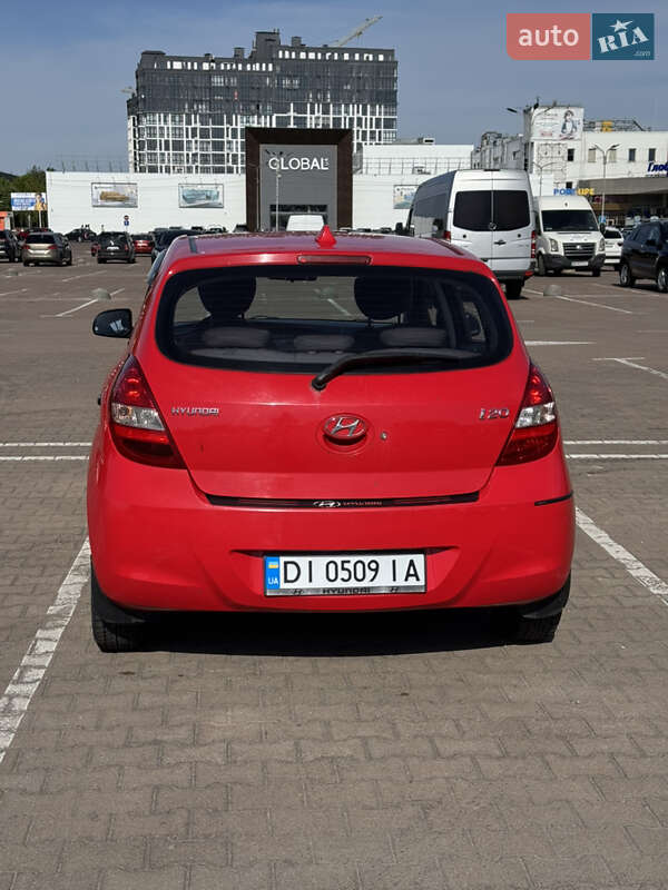 Хэтчбек Hyundai i20 2009 в Житомире