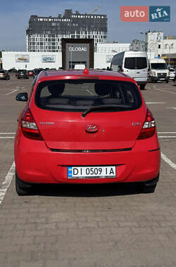 Хэтчбек Hyundai i20 2009 в 