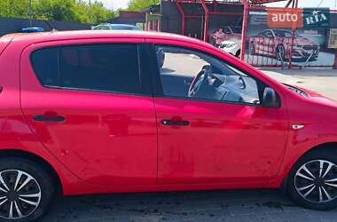 Хетчбек Hyundai i20 2011 в 