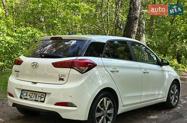 Хетчбек Hyundai i20 2015 в 