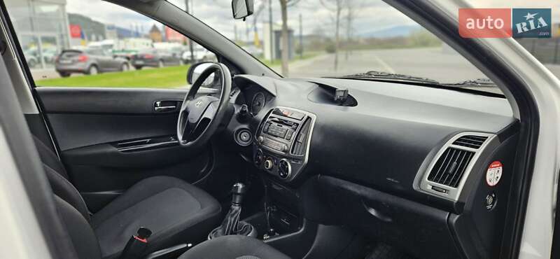 Хэтчбек Hyundai i20 2013 в Мукачево
