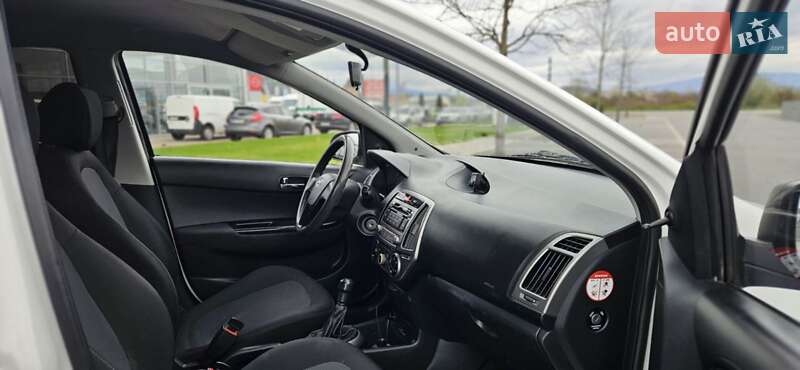 Хэтчбек Hyundai i20 2013 в Мукачево