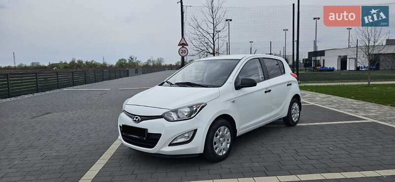 Хэтчбек Hyundai i20 2013 в Мукачево