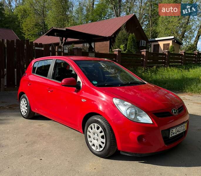 Хетчбек Hyundai i20 2010 в Тлумачі