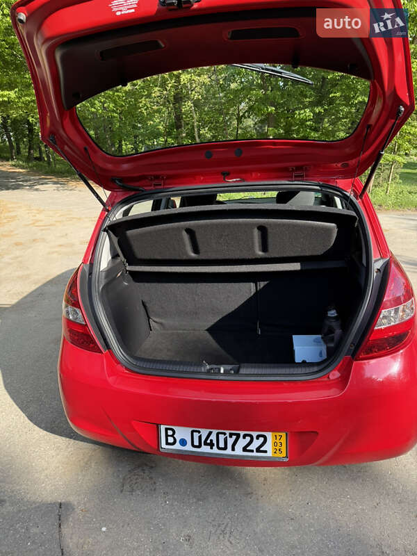 Хетчбек Hyundai i20 2010 в Тлумачі