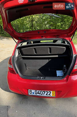 Хетчбек Hyundai i20 2010 в 