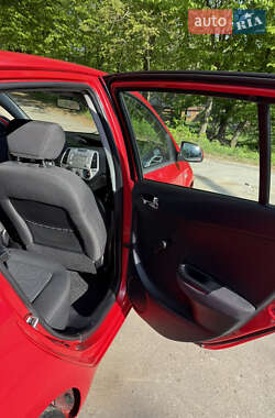 Хетчбек Hyundai i20 2010 в 
