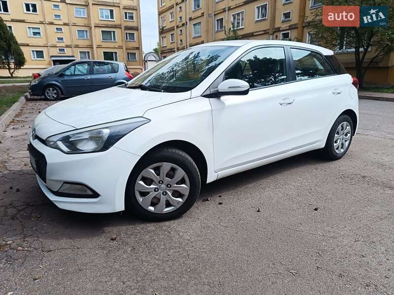 Хетчбек Hyundai i20 2015 в Славутичі