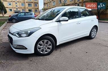 Хэтчбек Hyundai i20 2015 в 