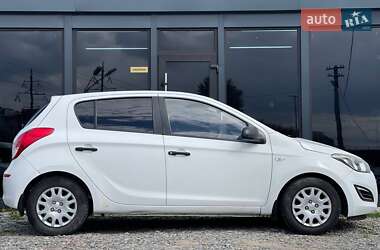 Хэтчбек Hyundai i20 2014 в 