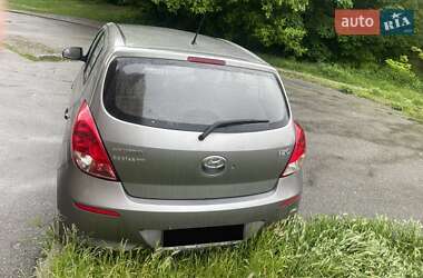 Хэтчбек Hyundai i20 2012 в 