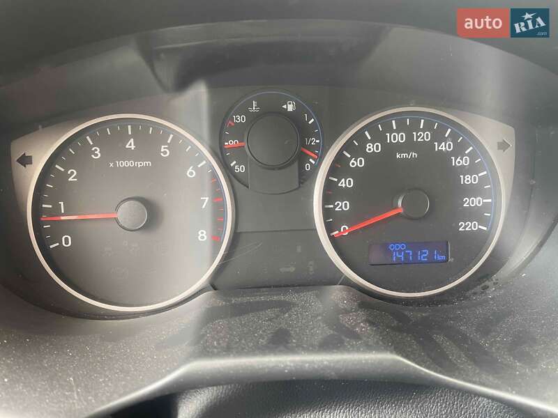 Хэтчбек Hyundai i20 2012 в Киеве
