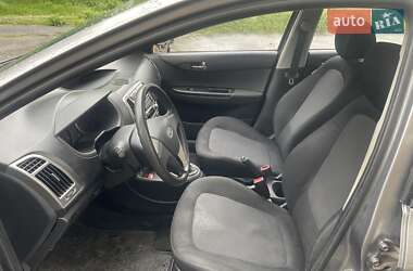 Хэтчбек Hyundai i20 2012 в 