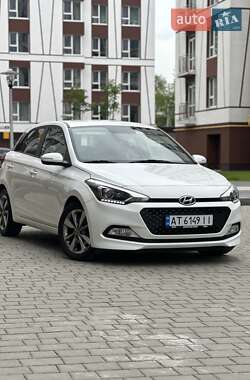 Хэтчбек Hyundai i20 2015 в 