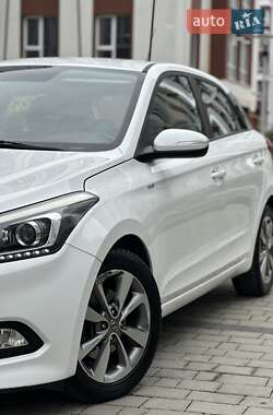 Хэтчбек Hyundai i20 2015 в 