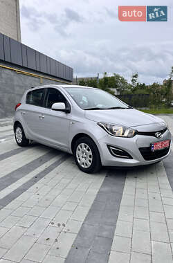 Хэтчбек Hyundai i20 2014 в Луцке
