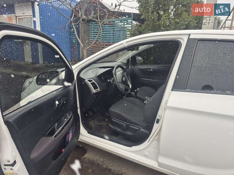 Хэтчбек Hyundai i20 2011 в Лозовой