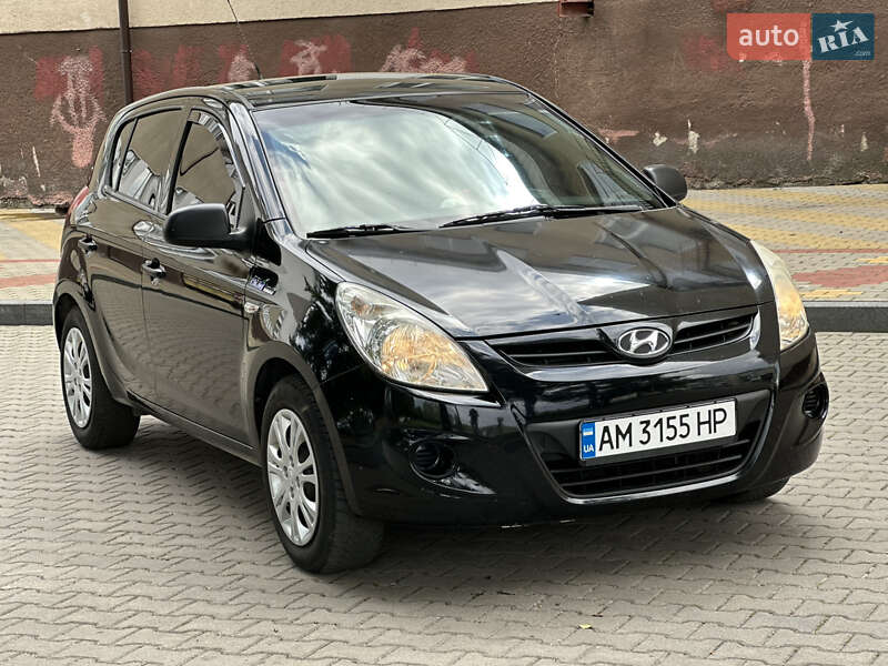Хетчбек Hyundai i20 2012 в Звягелі
