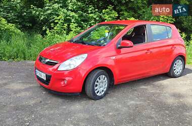 Хэтчбек Hyundai i20 2009 в 