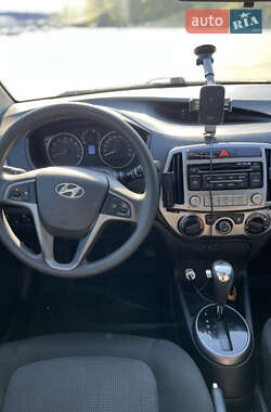 Хетчбек Hyundai i20 2012 в 