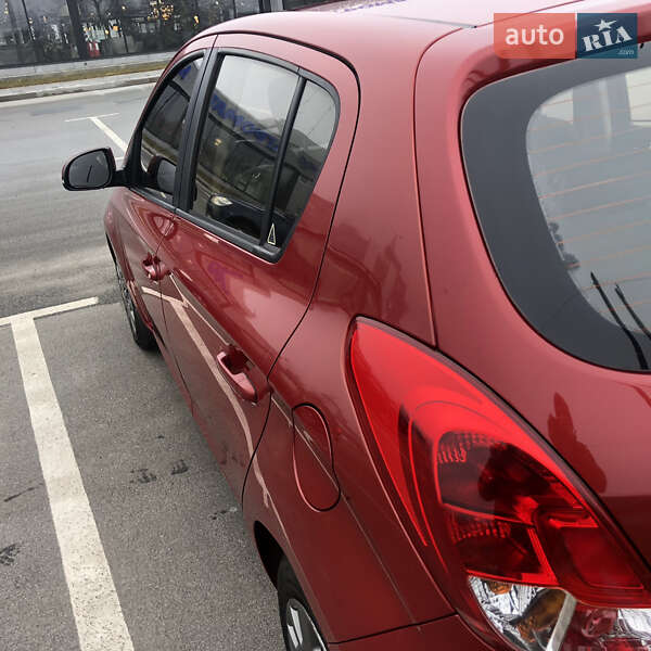 Хэтчбек Hyundai i20 2014 в Ирпене