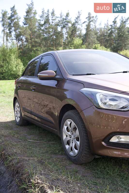 Хэтчбек Hyundai i20 2016 в Киеве